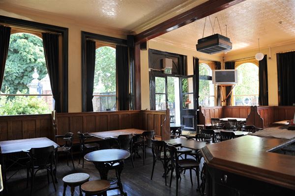 Royal Inn on the Park, The (01/05/2019)