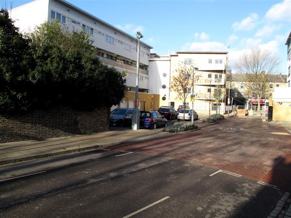 Roydon Close (01/05/2019)