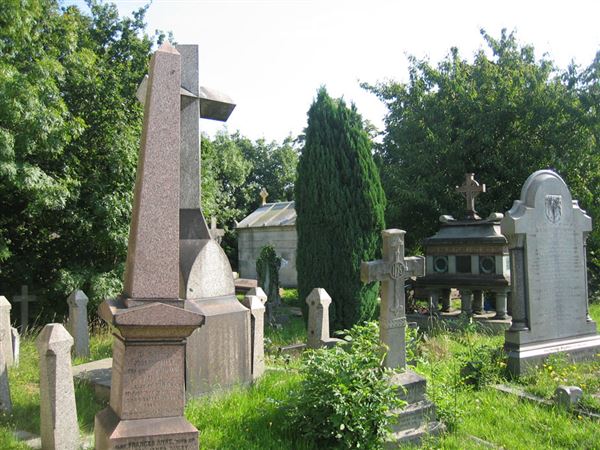 West Norwood Cemetery, Catacombs & Greek Chapel (01/05/2019)