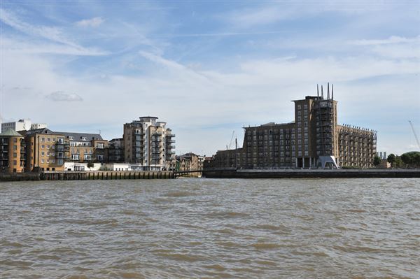 Views of Docklands from the Thames (01/05/2019)