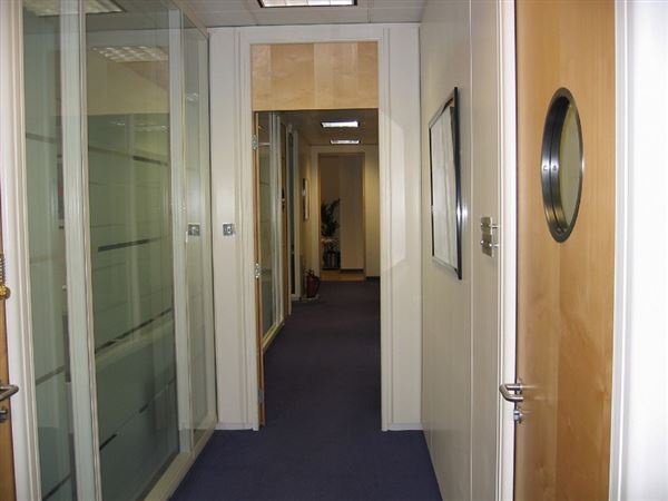 Regus - One Canada Square (01/05/2019)