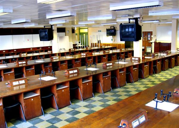 University College London - labs (01/05/2019)