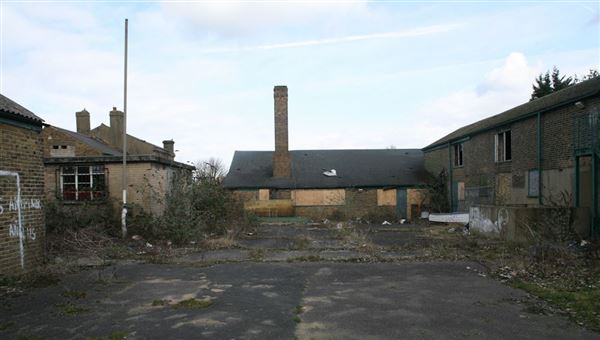 Clitterhouse Buildings Yard (16/05/2018)