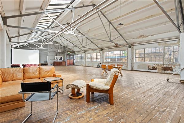 Studio Jones London (05/07/2023 - Credits: submitted by: Erica Rothman)