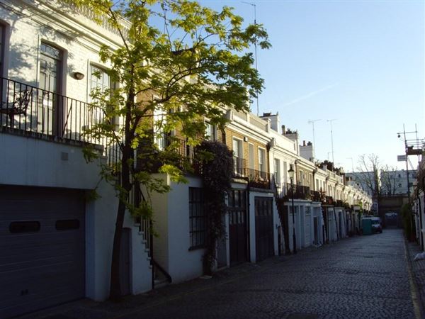 Holland Park Mews (01/05/2019)