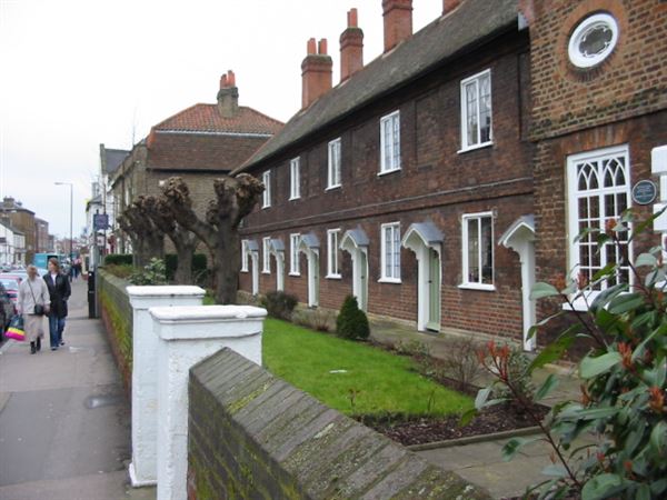 Cleaves Almhouses (01/05/2019)