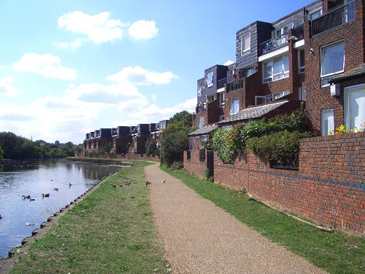 Ferry Lane Housing Estate (01/05/2019)