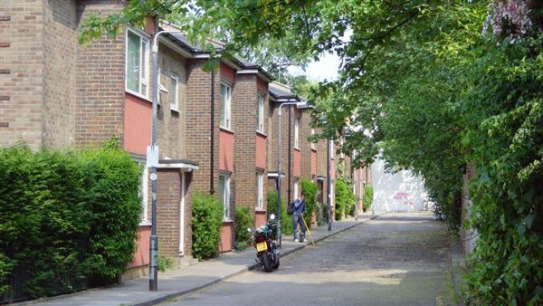 Elgin Mews (01/05/2019)