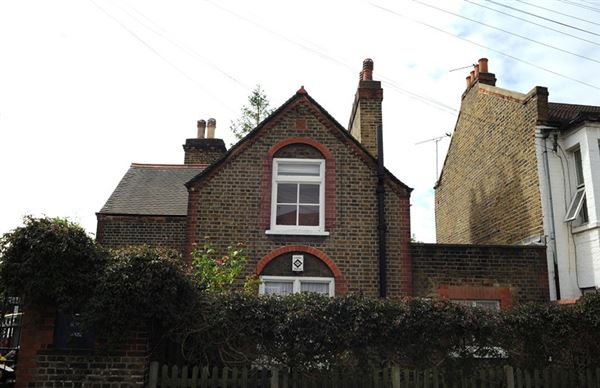 Kenmont Primary School Caretaker's House (01/05/2019)
