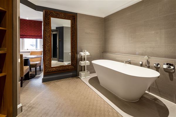 Radisson Blu Hotel, London Mercer Street (01/12/2020 - Credits: Edwardian Hotels London)