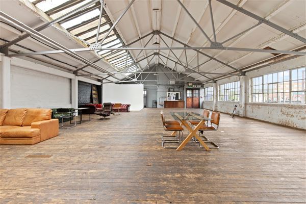 Studio Jones London (05/07/2023 - Credits: submitted by: Erica Rothman)