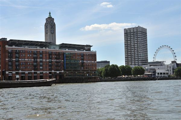 Views of the OXO Tower from the Thames (01/05/2019)