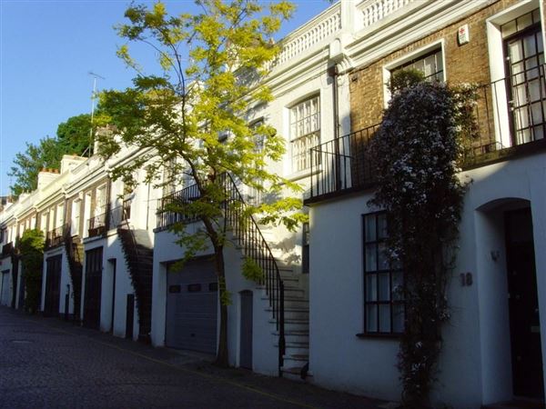 Holland Park Mews (01/05/2019)
