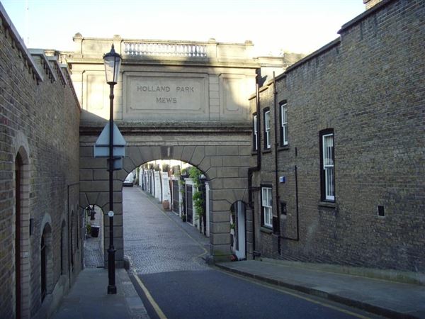 Holland Park Mews (01/05/2019)