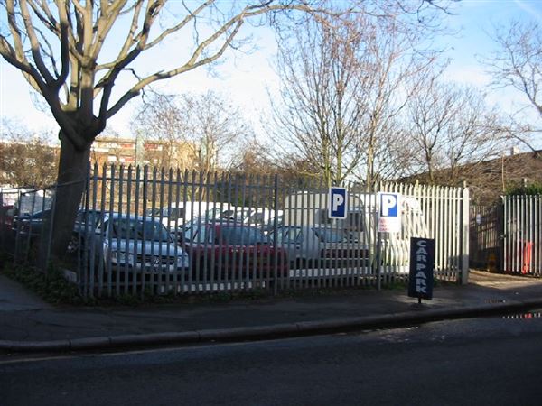Tower Bridge Parking (01/05/2019)