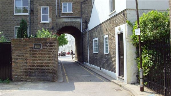 Elgin Mews (01/05/2019)