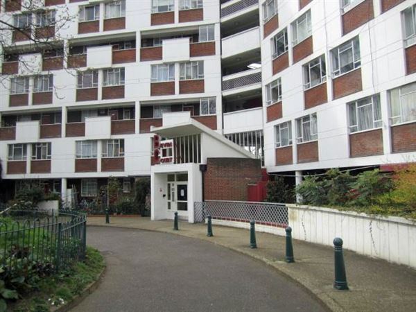 Bevin Court (01/05/2019)