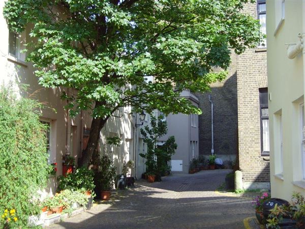Osten Mews (01/05/2019)