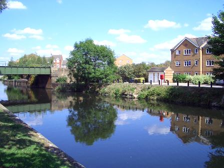 Ferry Lane Housing Estate (01/05/2019)
