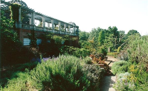 Hampstead Heath - the Hill Garden and Pergola (01/05/2019)