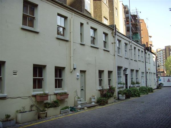McLeod's Mews (01/05/2019)