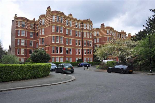Sutton Court (01/05/2019)