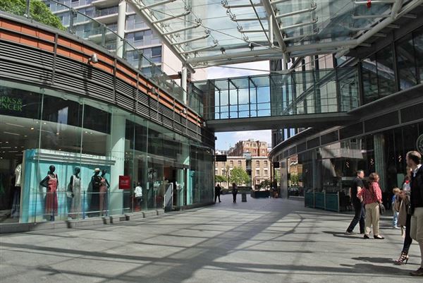 Cardinal Place - Shopping Centre (01/05/2019)