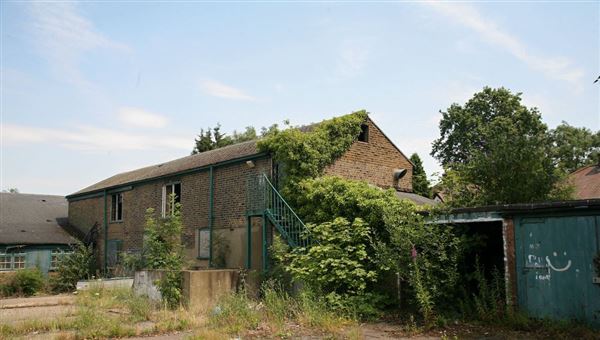 Clitterhouse Buildings Yard (16/05/2018)