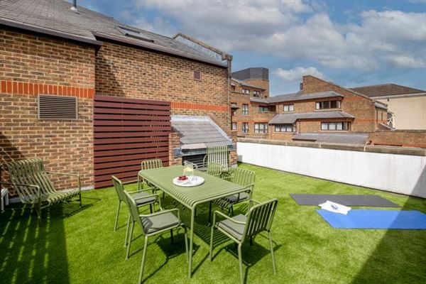 Monarch House Serviced Apartments (06/10/2025 - Credits: submitted by: Sukh Dhaliwal)